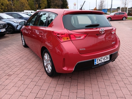 Toyota Auris vaihtoauto