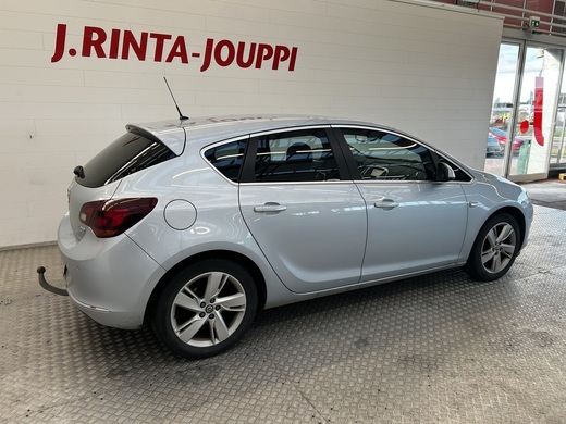 Opel Astra vaihtoauto