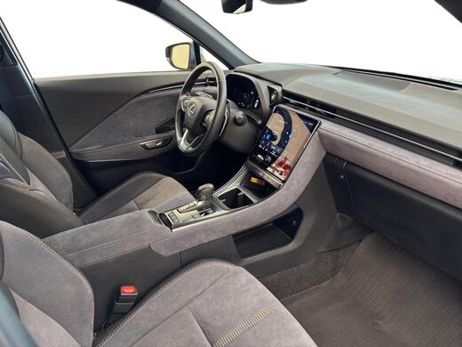 Lexus LBX vaihtoauto
