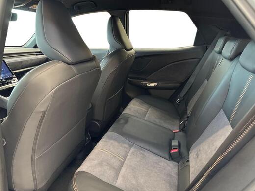 Lexus LBX vaihtoauto