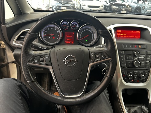 Opel Astra vaihtoauto