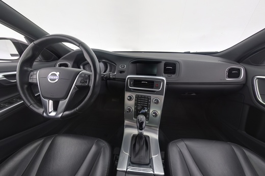 Volvo V60 Cross Country vaihtoauto