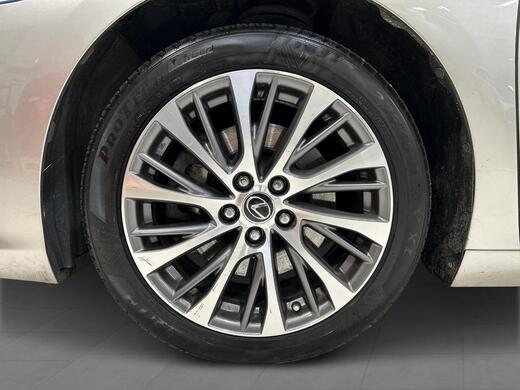 Lexus ES vaihtoauto