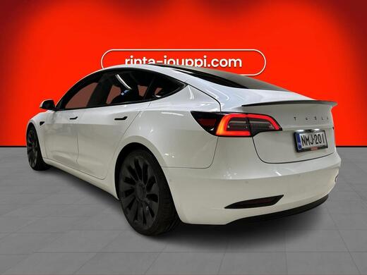 Tesla Model 3 vaihtoauto