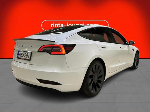 Tesla Model 3 vaihtoauto