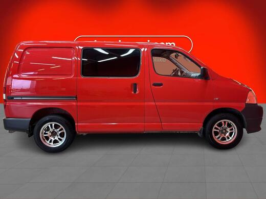 Toyota Hiace vaihtoauto