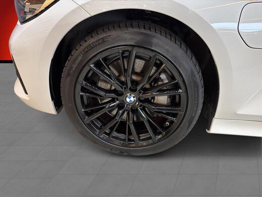 BMW 330 vaihtoauto