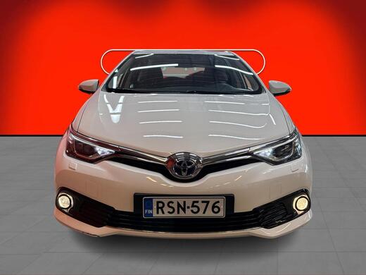 Toyota Auris vaihtoauto