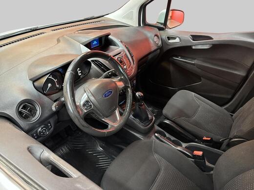 Ford Transit Courier vaihtoauto