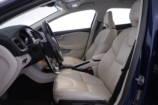 Volvo V40 Cross Country vaihtoauto