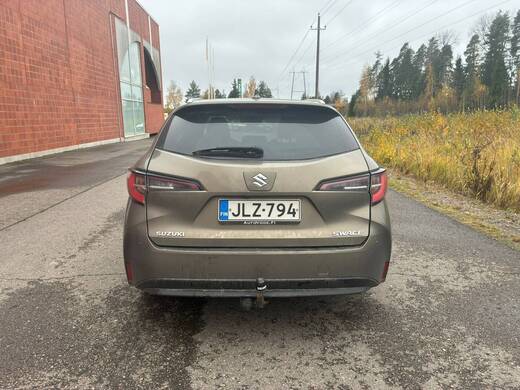 Suzuki Swace vaihtoauto