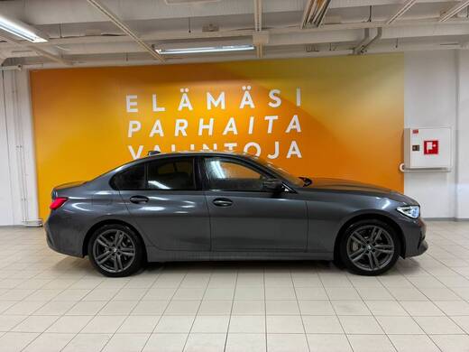 BMW 330 vaihtoauto