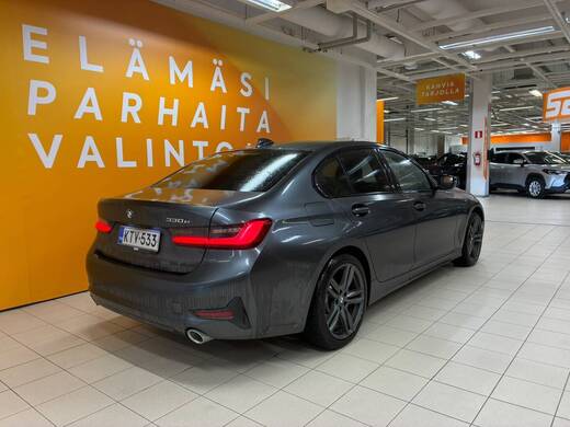 BMW 330 vaihtoauto