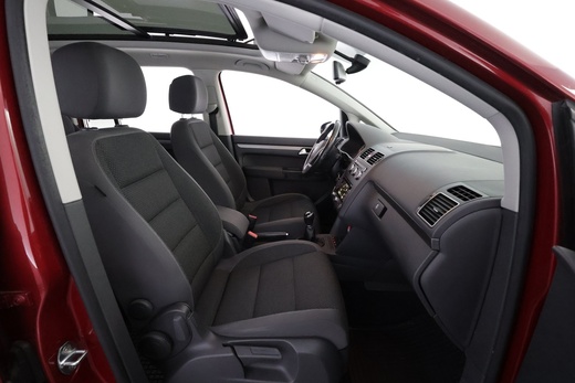 Volkswagen Touran vaihtoauto