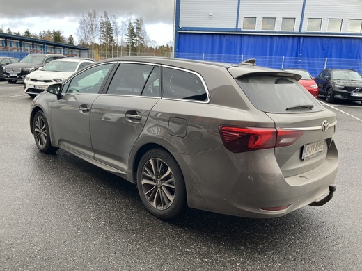 Toyota Avensis vaihtoauto