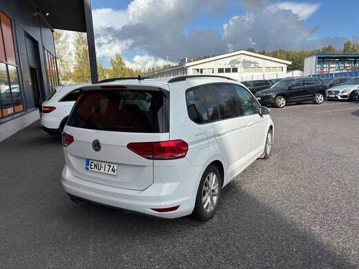 Volkswagen Touran vaihtoauto