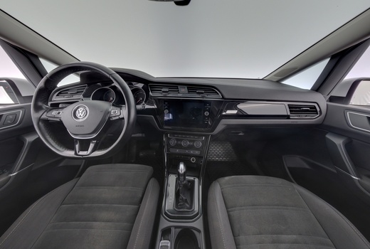 Volkswagen Touran vaihtoauto