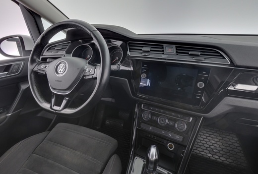 Volkswagen Touran vaihtoauto