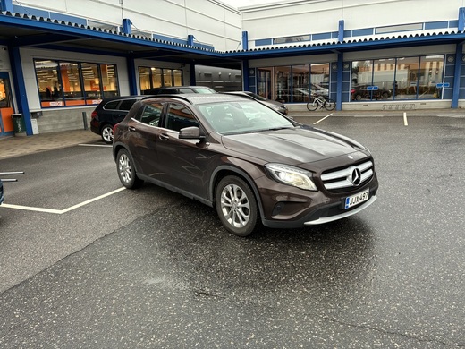 Mercedes-Benz GLA vaihtoauto
