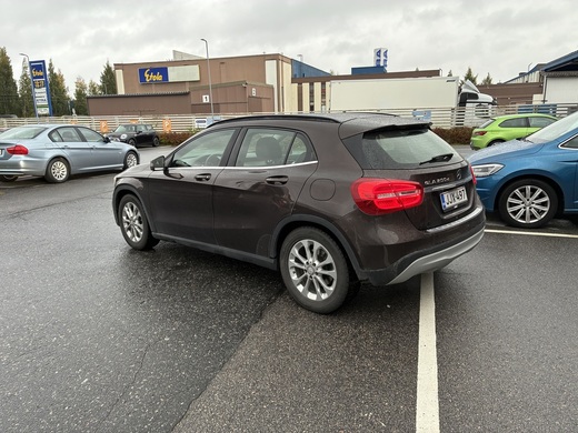 Mercedes-Benz GLA vaihtoauto