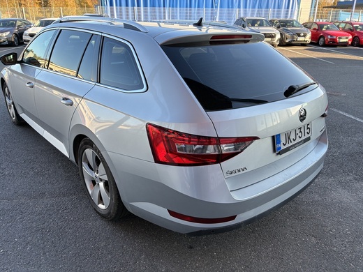 Skoda Superb vaihtoauto