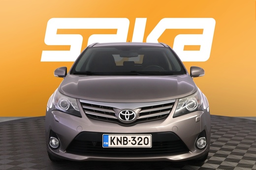 Toyota Avensis vaihtoauto
