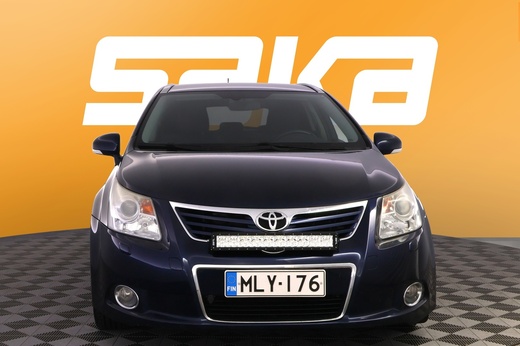 Toyota Avensis vaihtoauto
