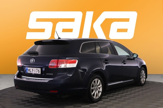 Toyota Avensis vaihtoauto
