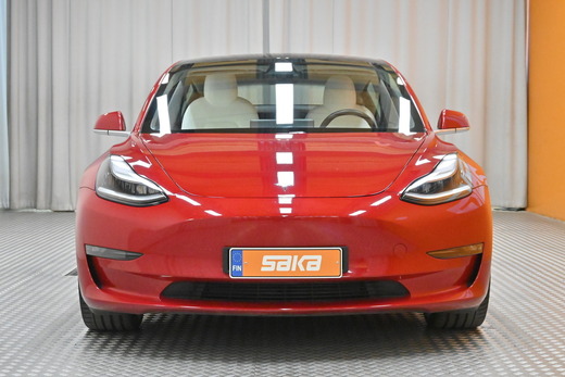 Tesla Model 3 vaihtoauto