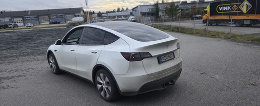 Tesla Model Y vaihtoauto