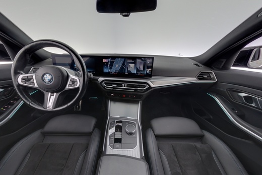 BMW 330 vaihtoauto