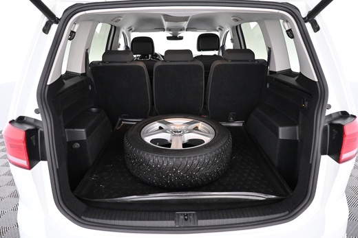 Volkswagen Touran vaihtoauto
