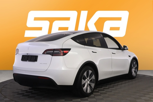 Tesla Model Y vaihtoauto