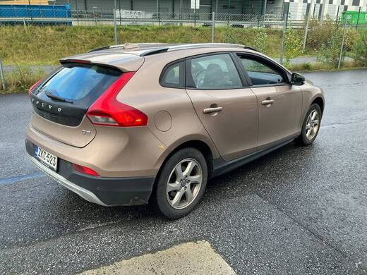 Volvo V40 Cross Country vaihtoauto