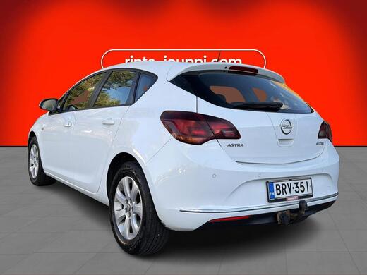 Opel Astra vaihtoauto