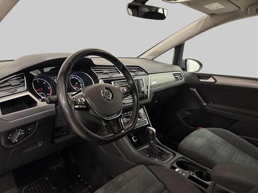 Volkswagen Touran vaihtoauto