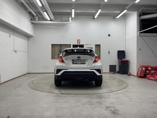 Toyota C-HR vaihtoauto