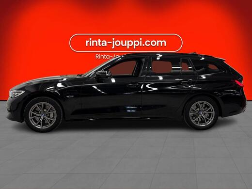 BMW 330 vaihtoauto