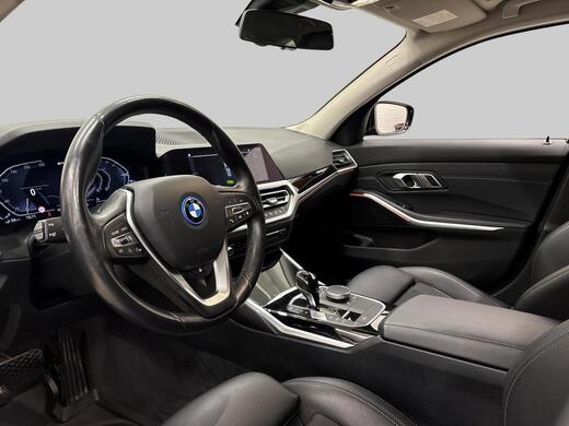 BMW 330 vaihtoauto
