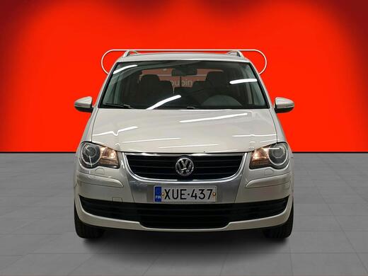 Volkswagen Touran vaihtoauto
