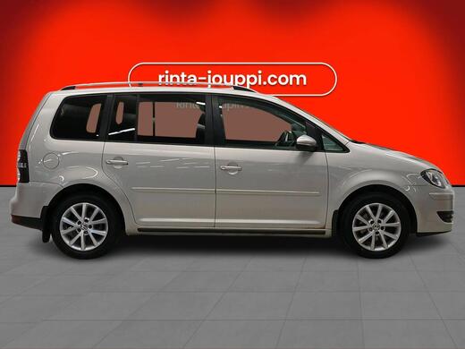 Volkswagen Touran vaihtoauto