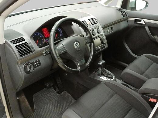 Volkswagen Touran vaihtoauto