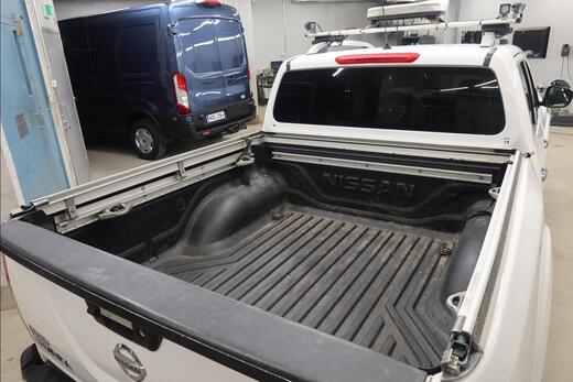 Nissan Navara vaihtoauto