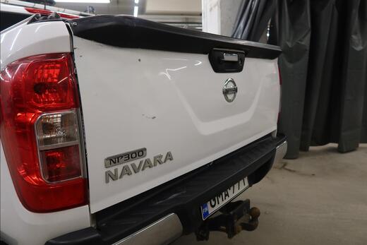 Nissan Navara vaihtoauto
