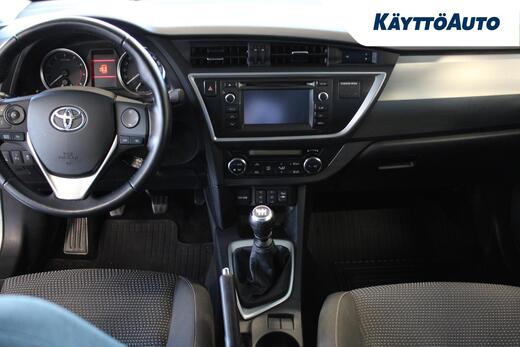 Toyota Auris vaihtoauto