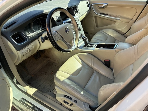 Volvo V60 Cross Country vaihtoauto