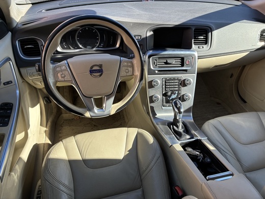 Volvo V60 Cross Country vaihtoauto