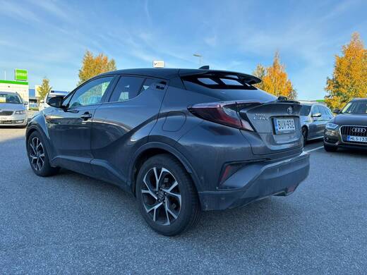 Toyota C-HR vaihtoauto