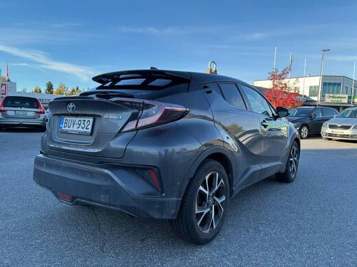 Toyota C-HR vaihtoauto
