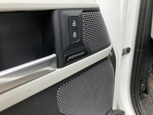 Land Rover Defender vaihtoauto